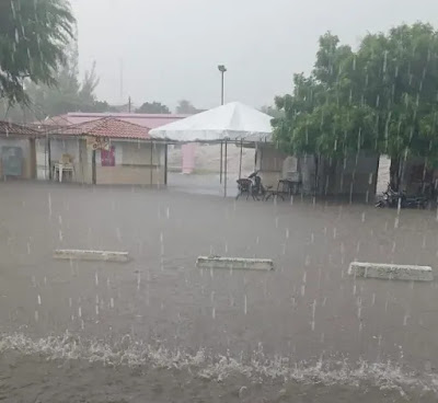 Chuva forte atinge Valente e Santaluz e causa alagamentos 